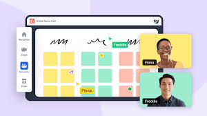 Live Collaborations in Social Media