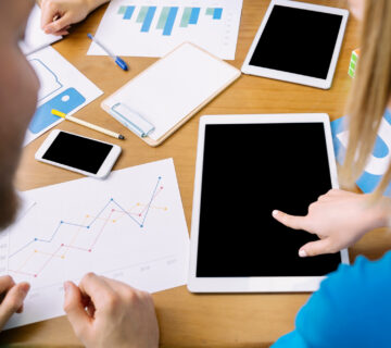 Social Reputation Tracking for Businesses on Social Media