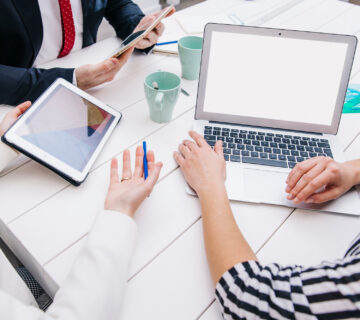 Using social media to showcase a consulting firm's office culture